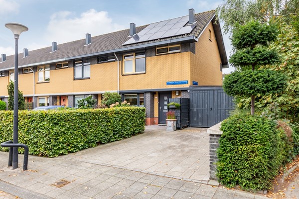 Sold subject to conditions: François Valentijnstraat 39, 1335 RA Almere